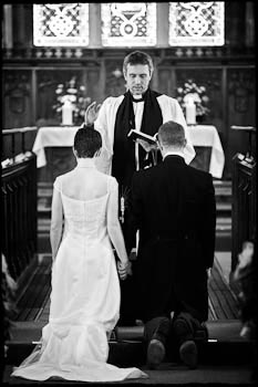 Brides Guide To Wedding Photography: Andrew Gardner